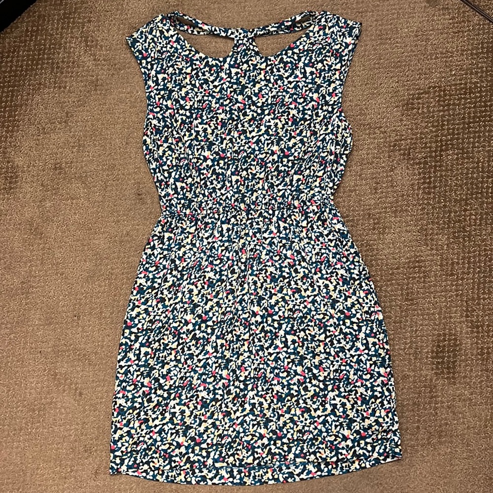 Sleeveless dress